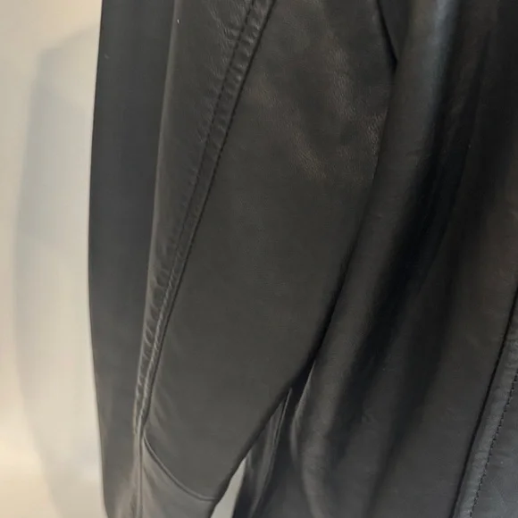 BADGLEY MISCHKA Women's Black Leather Jacket - Picture 11 of 15